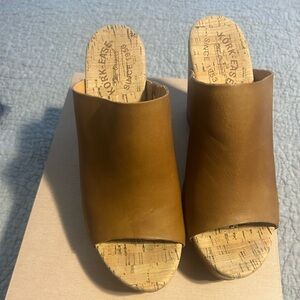 Kork-Ease Tan Leather Open-Toe Mules - Danika-New In Box